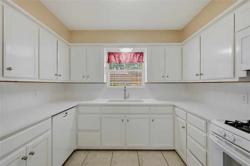 1712 Oakhill Drive, Sherman TX 75092 - Photo 13