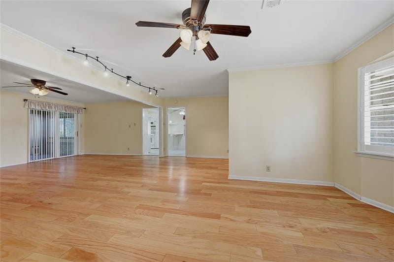 1712 Oakhill Drive, Sherman TX 75092 - Photo 5
