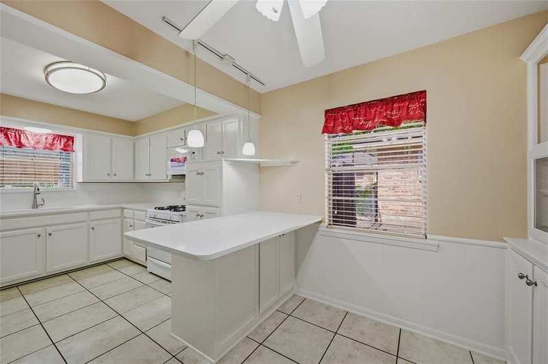 1712 Oakhill Drive, Sherman TX 75092 - Photo 11
