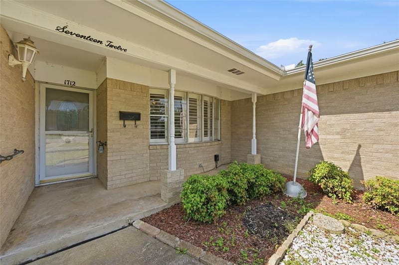 1712 Oakhill Drive, Sherman TX 75092 - Photo 4