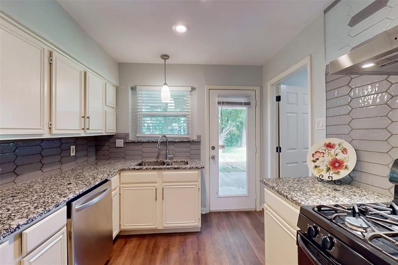 3351 Caracas Drive, Mesquite TX 75150 - Photo 14