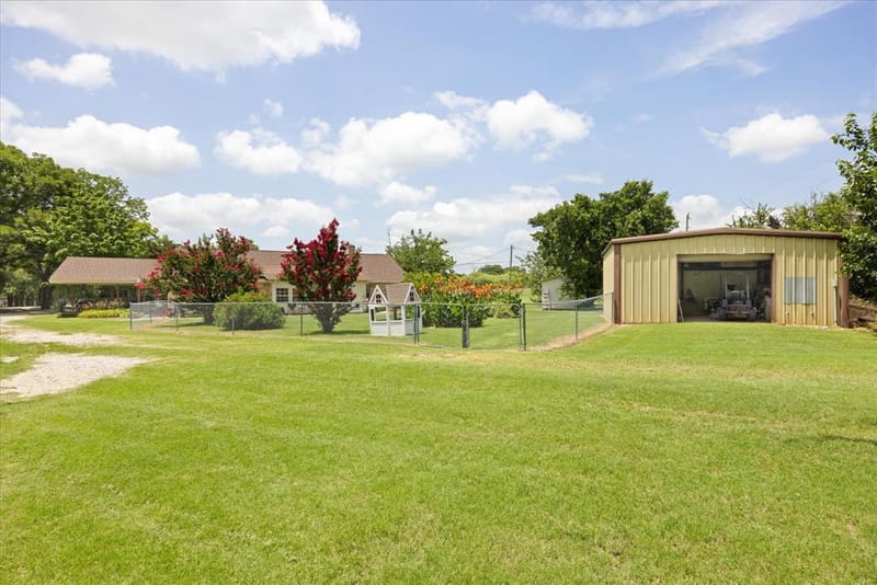 4210 Waples Road, Granbury TX 76049 - Photo 13