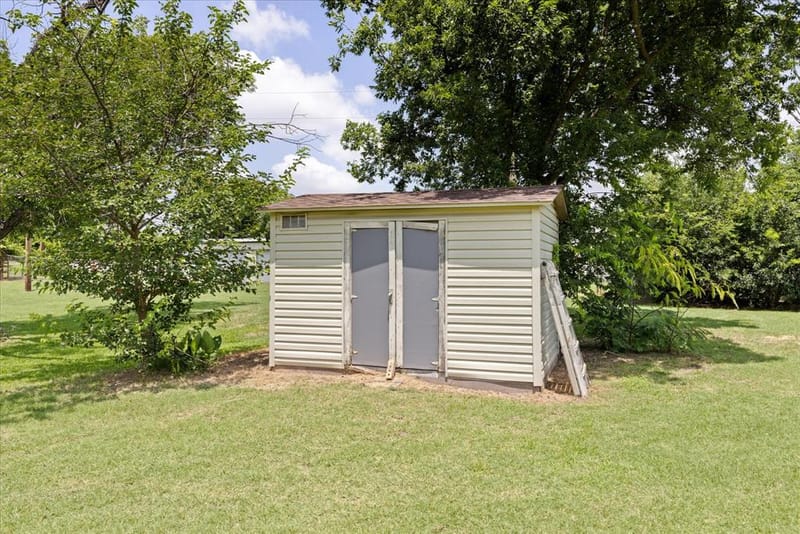 4210 Waples Road, Granbury TX 76049 - Photo 10