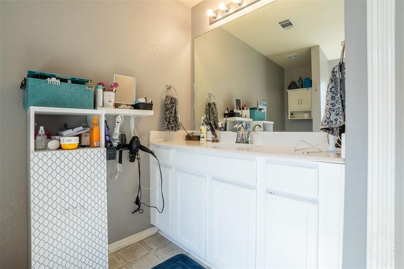 424 NE Murphy Road, Burleson TX 76028 - Photo 6