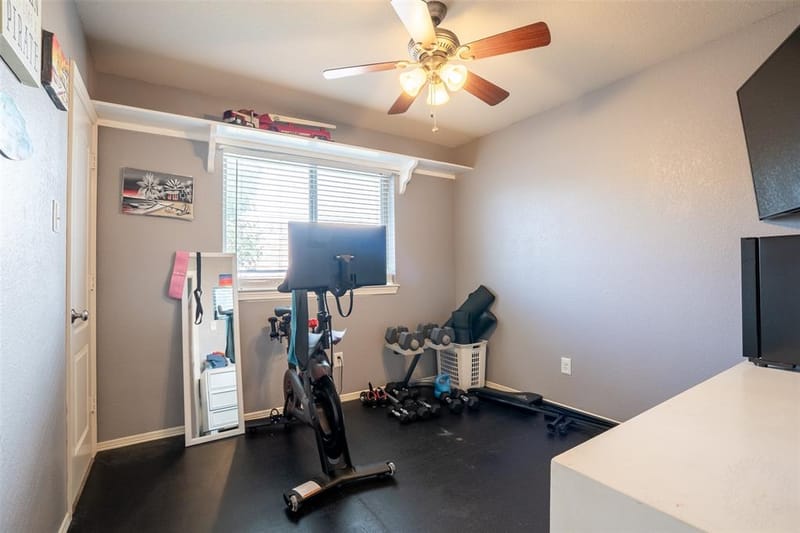 424 NE Murphy Road, Burleson TX 76028 - Photo 17