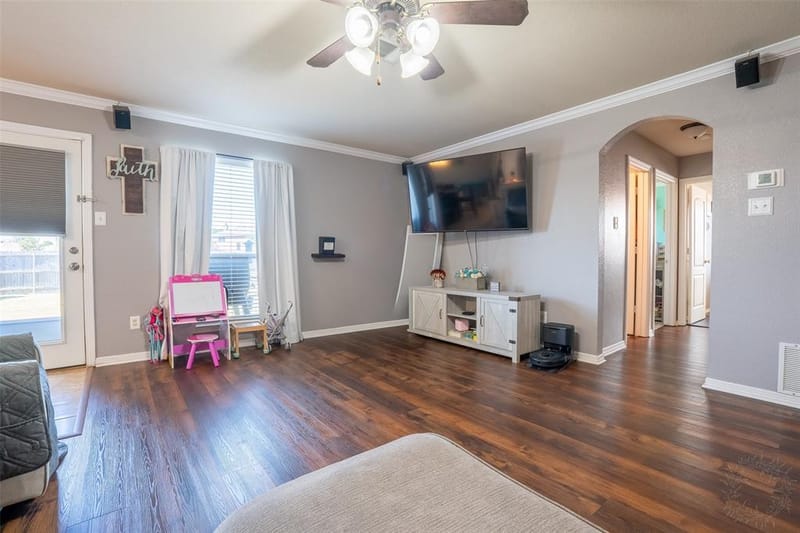 424 NE Murphy Road, Burleson TX 76028 - Photo 11