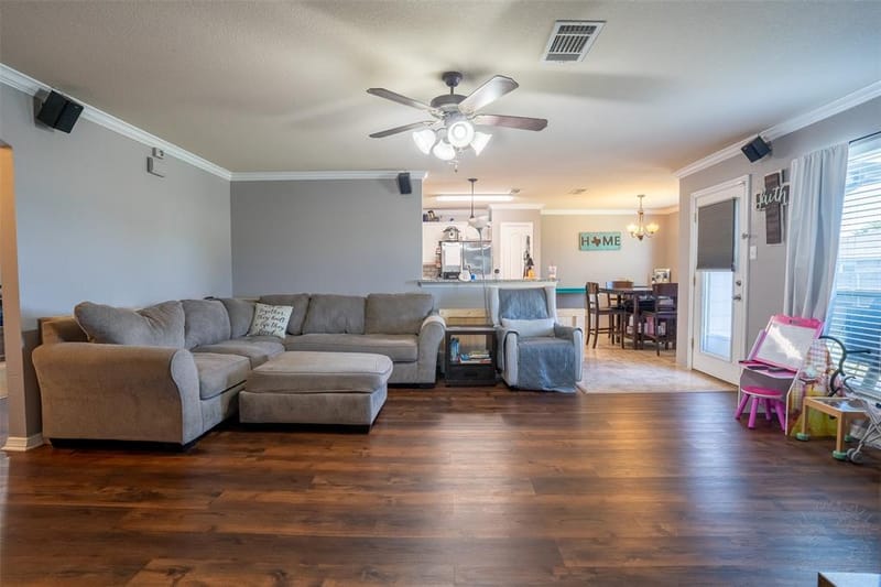 424 NE Murphy Road, Burleson TX 76028 - Photo 8