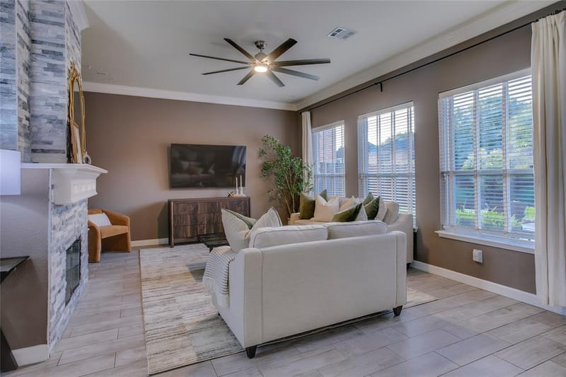 1040 Churchill Drive, Frisco TX 75036 - Photo 3