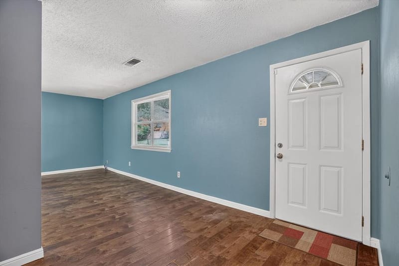 427 Whippoorwill Drive, Granbury TX 76049 - Photo 9