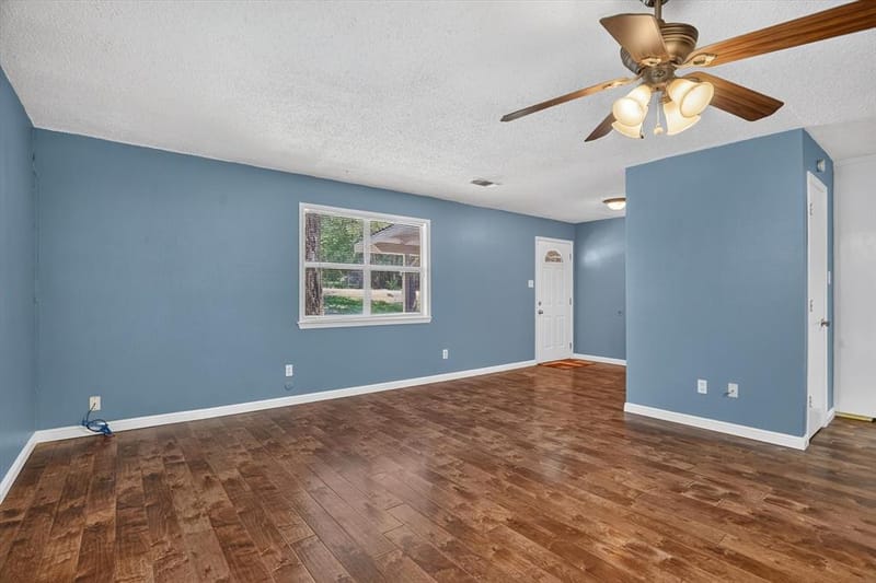 427 Whippoorwill Drive, Granbury TX 76049 - Photo 14