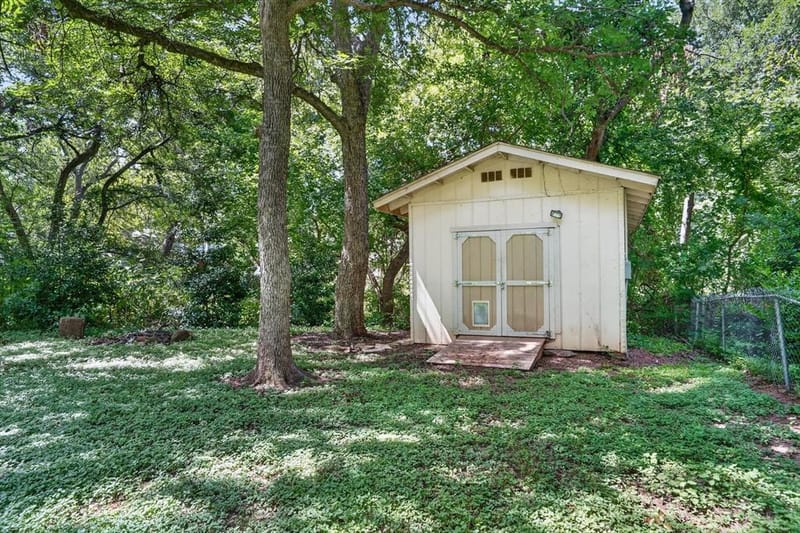 427 Whippoorwill Drive, Granbury TX 76049 - Photo 37
