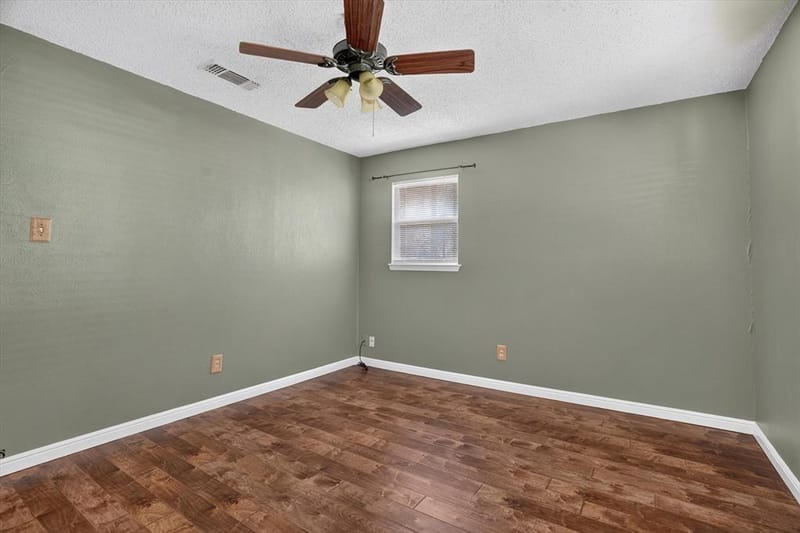427 Whippoorwill Drive, Granbury TX 76049 - Photo 29