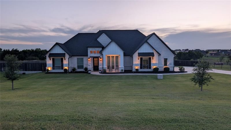 1107 Pioneer Crossing, Weatherford TX 76088 - Photo 2