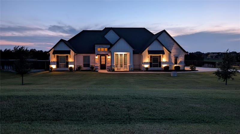1107 Pioneer Crossing, Weatherford TX 76088 - Photo 3