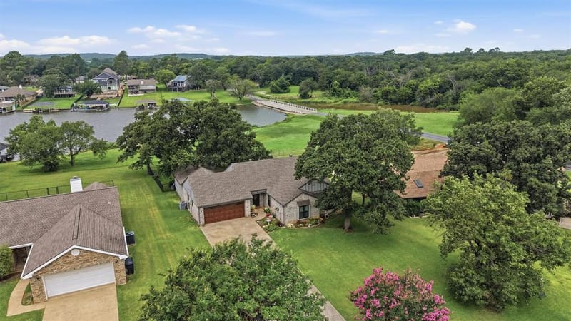 1344 Kiowa Drive E, Lake Kiowa TX 76240 - Photo 2