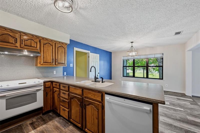 1344 Kiowa Drive E, Lake Kiowa TX 76240 - Photo 12