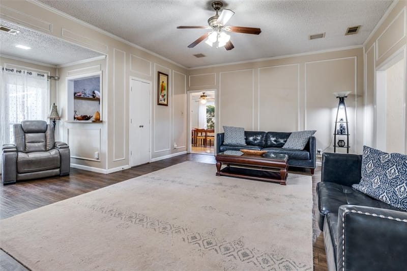 722 Corinthian Place, Duncanville TX 75137 - Photo 2