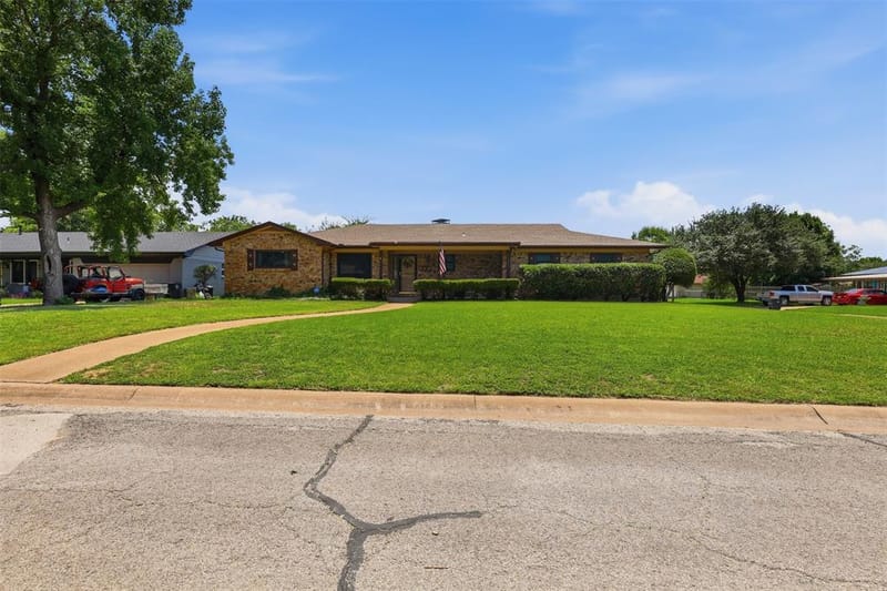 1117 Sheridan Lane, Cleburne TX 76033 - Photo 4