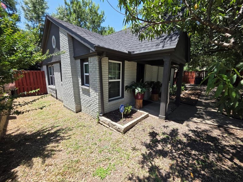 532 Griffith Avenue, Dallas TX 75208 - Photo 2