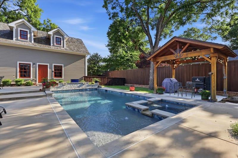 426 E Texas Street, Grapevine TX 76051 - Photo 31