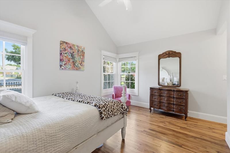 426 E Texas Street, Grapevine TX 76051 - Photo 21