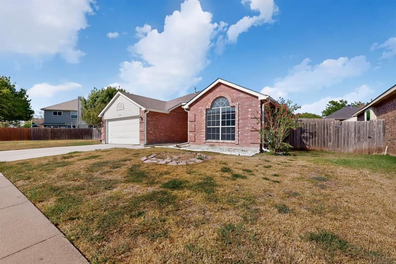 5203 Alta Vista Lane, Arlington TX 76017