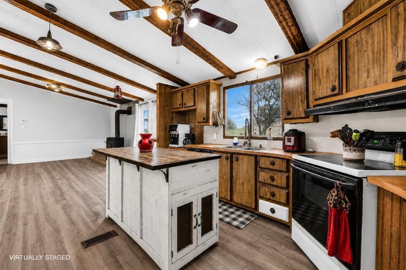 1524 County Road 1107B, Cleburne TX 76031 - Photo 10