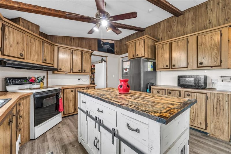 1524 County Road 1107B, Cleburne TX 76031 - Photo 11