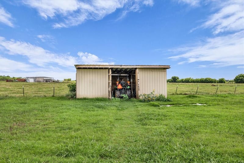 1524 County Road 1107B, Cleburne TX 76031 - Photo 35
