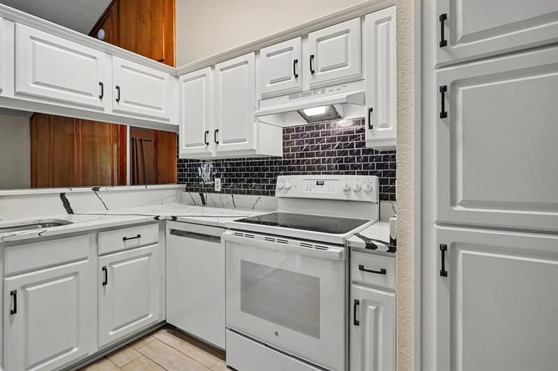 6210 Valley Forge Court, Arlington TX 76002 - Photo 5