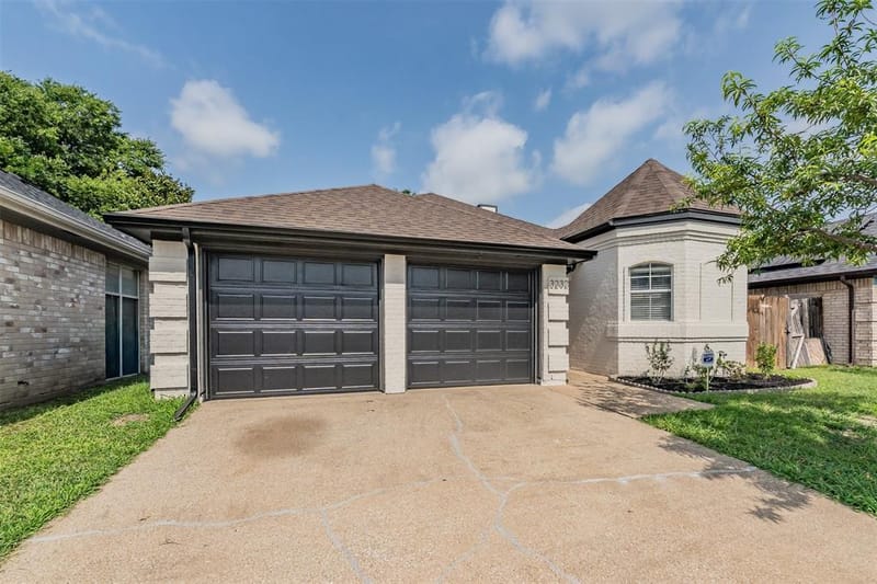 3232 Rosebank Drive, Dallas TX 75228 - Photo 2