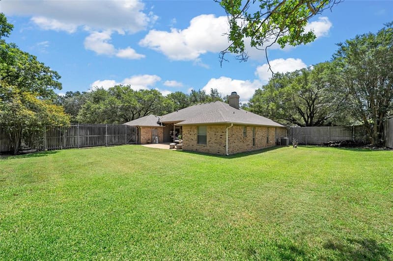 11001 Ridge Point Drive, Woodway TX 76712 - Photo 34