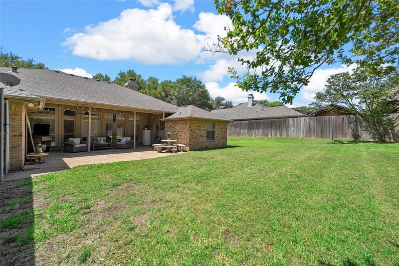 11001 Ridge Point Drive, Woodway TX 76712 - Photo 33