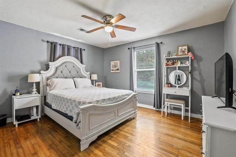 1718 N Shannon Street, Sherman TX 75092 - Photo 2