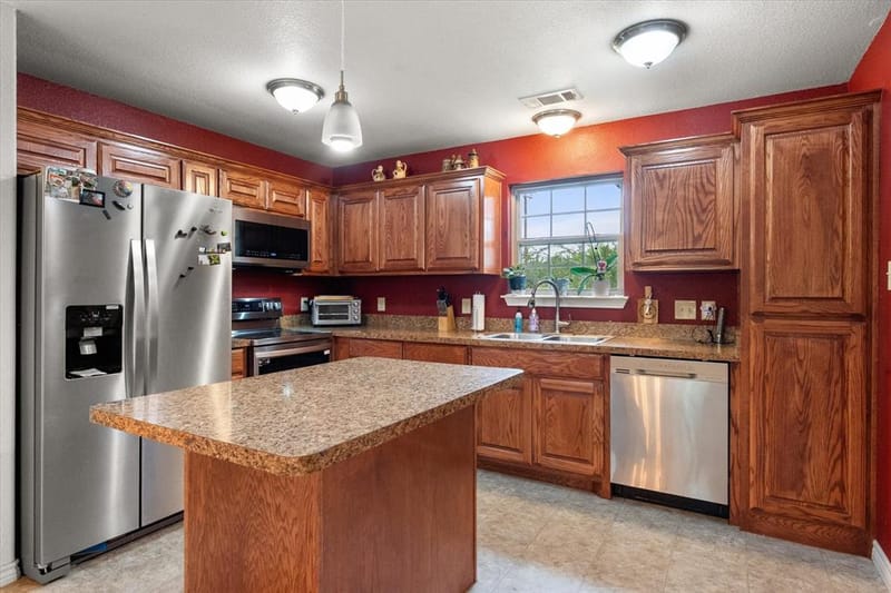 123 Clubhouse Drive, Corsicana TX 75109 - Photo 6
