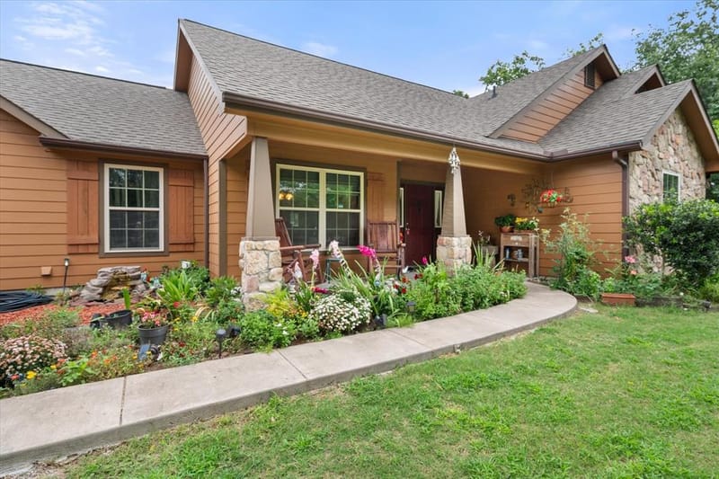123 Clubhouse Drive, Corsicana TX 75109 - Photo 3