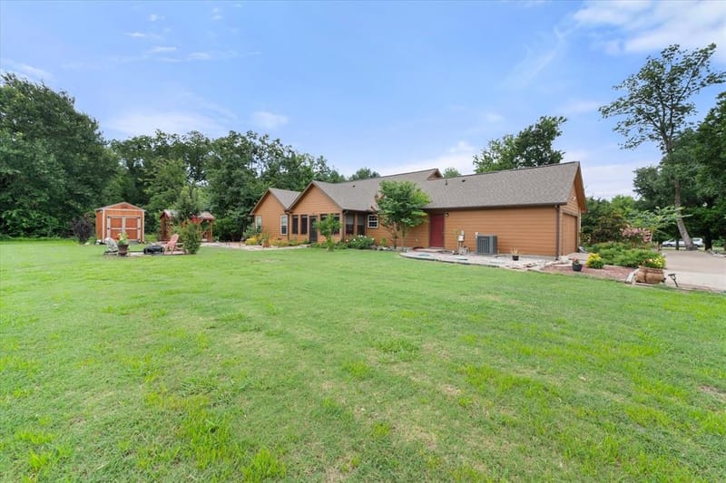 123 Clubhouse Drive, Corsicana TX 75109 - Photo 5