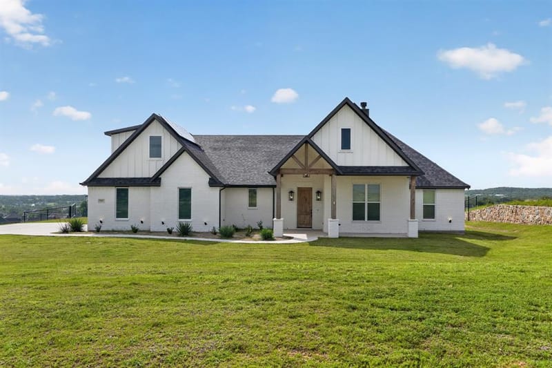 1040 Agnes N, Springtown TX 76082 - Photo 2