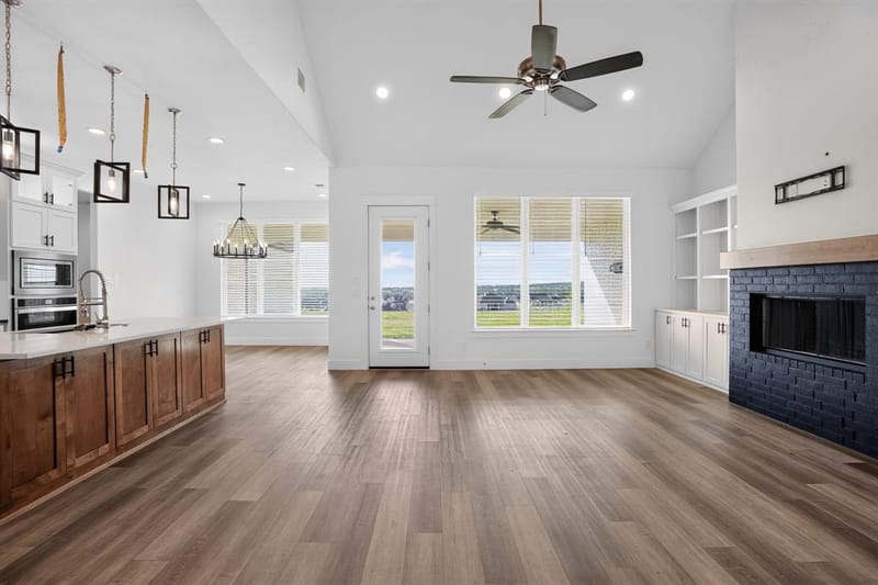 1040 Agnes N, Springtown TX 76082 - Photo 7