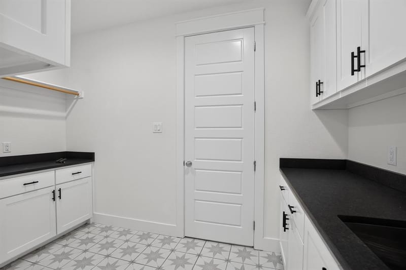 1040 Agnes N, Springtown TX 76082 - Photo 32