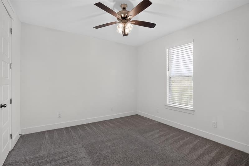 1040 Agnes N, Springtown TX 76082 - Photo 28