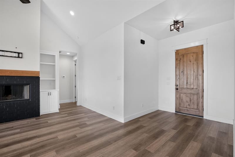 1040 Agnes N, Springtown TX 76082 - Photo 9