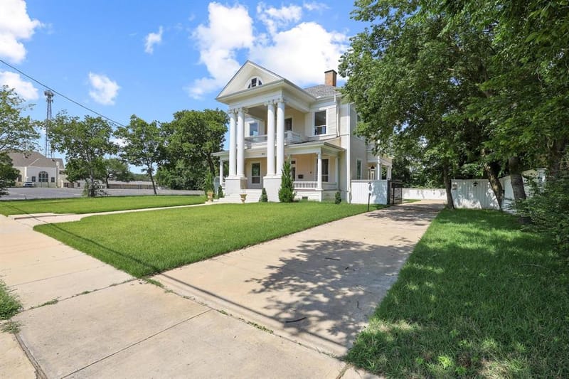 511 S Travis Street, Sherman TX 75090 - Photo 2