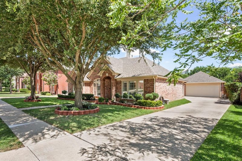 926 Creekbend Drive, Keller TX 76248 - Photo 2