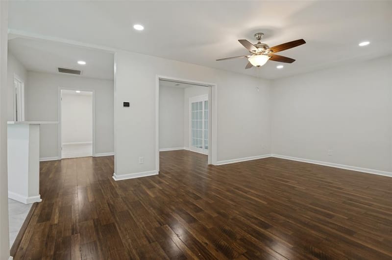 3811 Rolinda Drive, Dallas TX 75211 - Photo 6