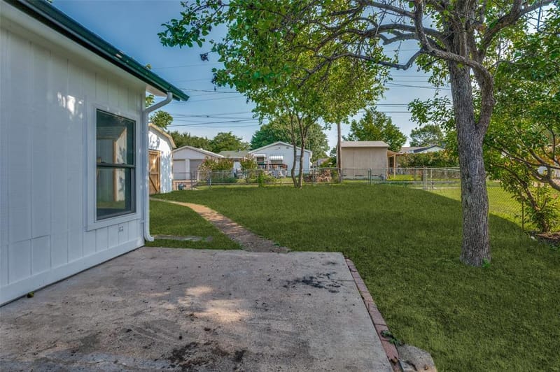3811 Rolinda Drive, Dallas TX 75211 - Photo 20