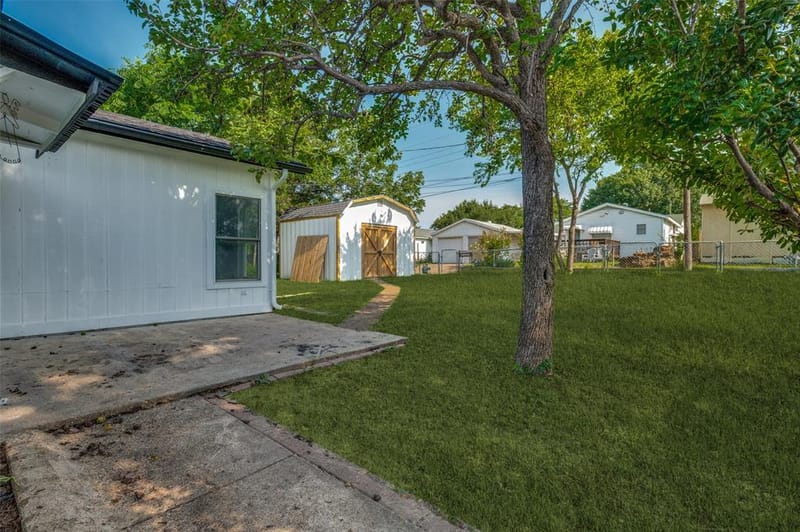3811 Rolinda Drive, Dallas TX 75211 - Photo 21
