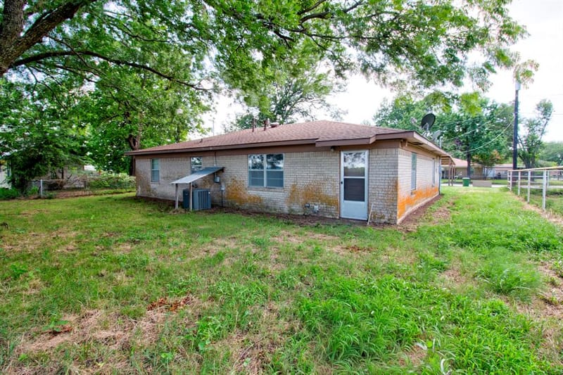 403 S Broadway Street, Collinsville TX 76233 - Photo 6