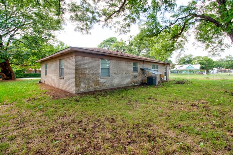 403 S Broadway Street, Collinsville TX 76233 - Photo 5