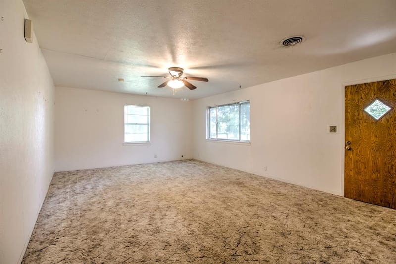 403 S Broadway Street, Collinsville TX 76233 - Photo 9